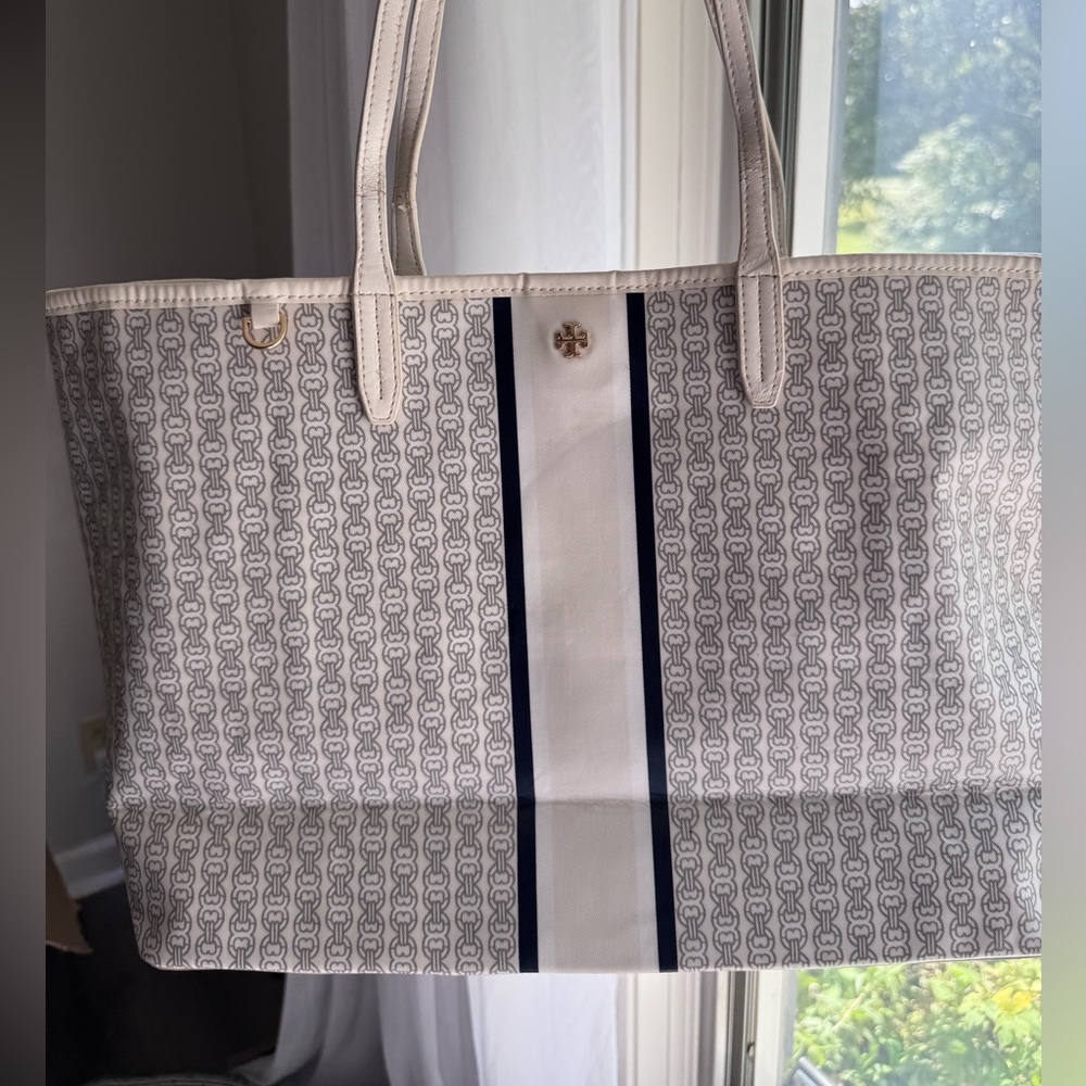 Authentic White & Cream Tory Burch Purse